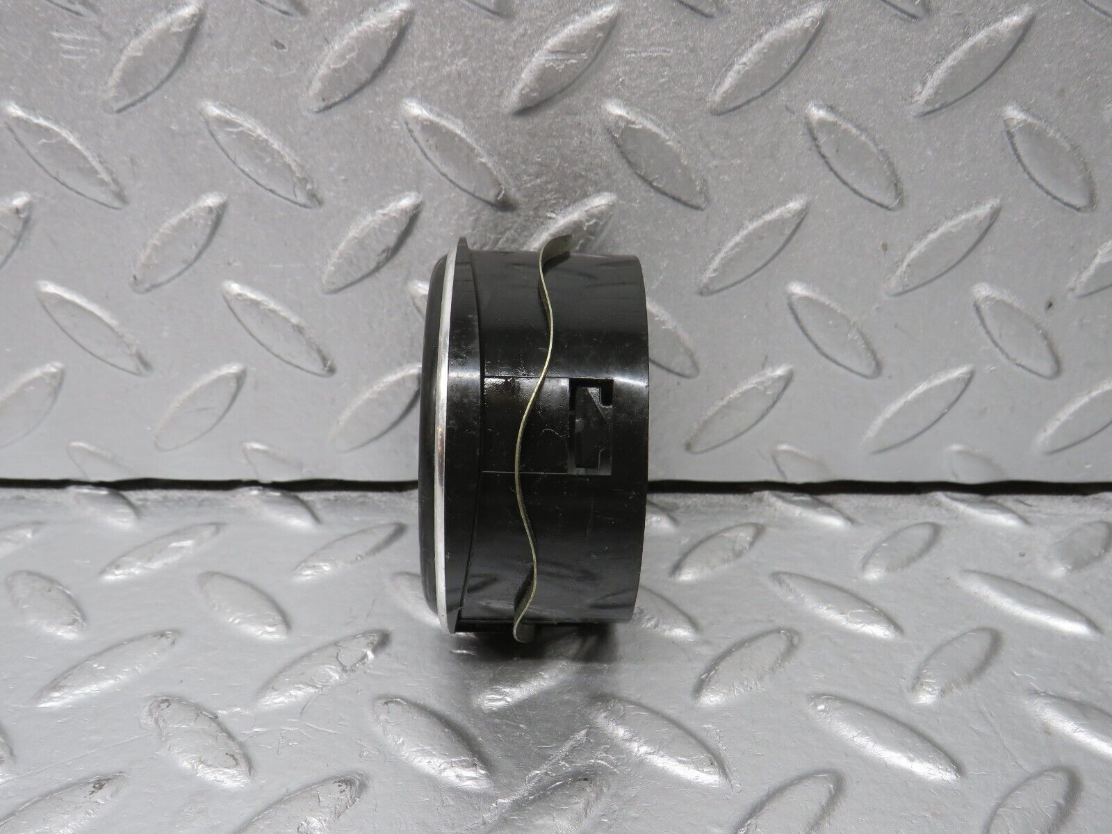 39183 Mercedes-Benz R107 500SL Dashboard Air Vent Chrome Bezel