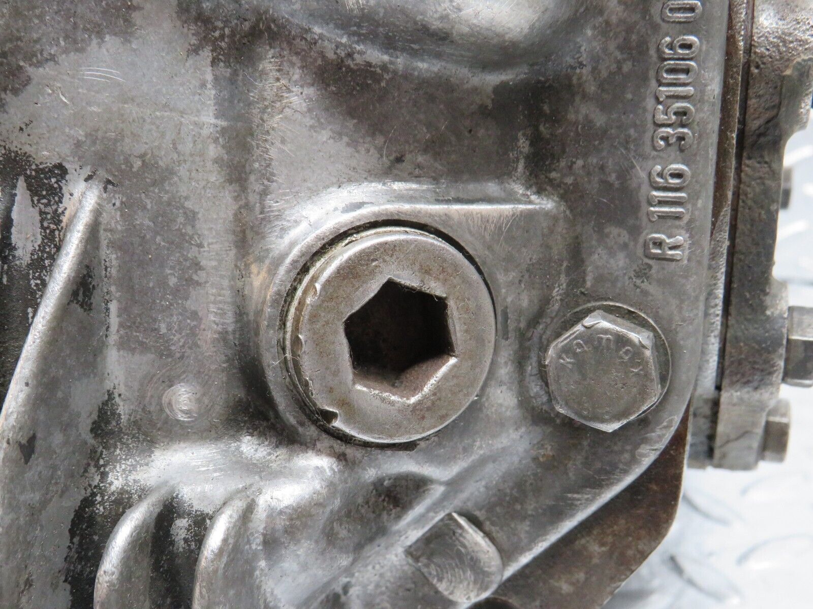 33021 Mercedes-Benz C107 R107 350 V8 Rear Differential Ratio 3.46 1163510401