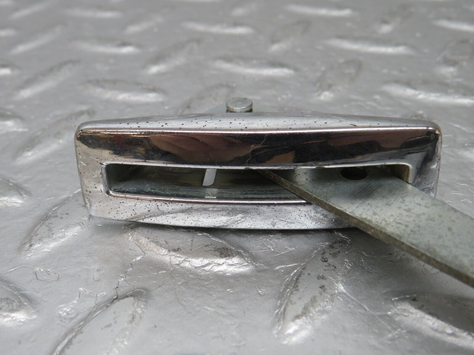 33183 Mercedes-Benz R107 Left Seat Folding Lever