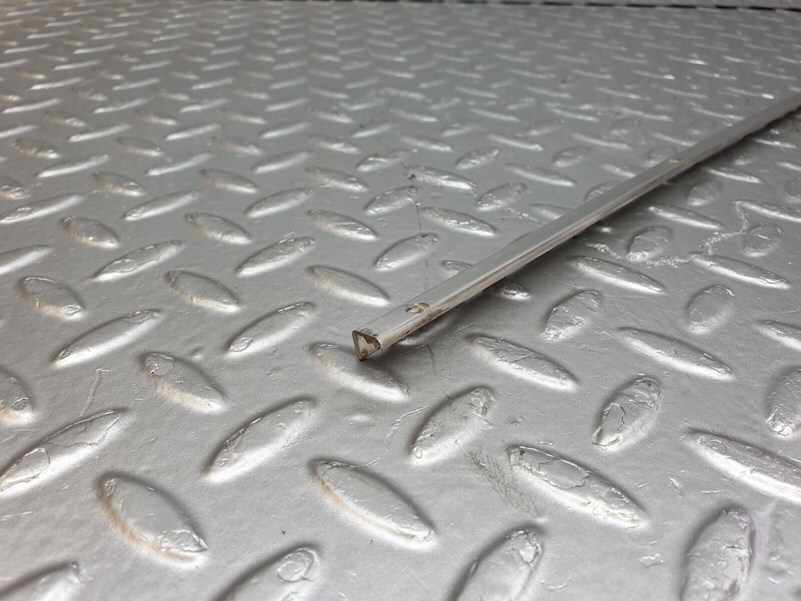 43750 Mercedes-Benz C126 380SEC Coupe Sunroof Chrome Trim