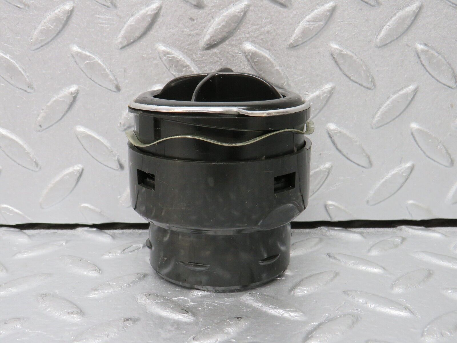 39182 Mercedes-Benz R107 500SL Dashboard Air Vent