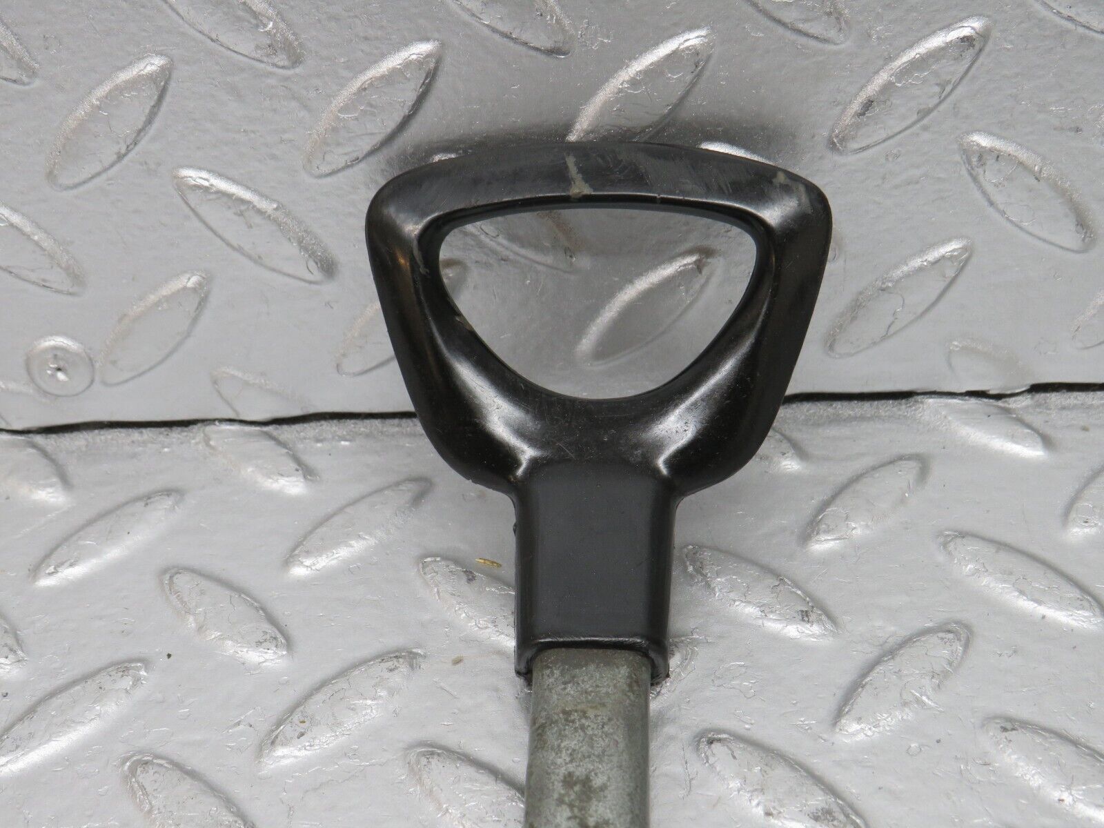 33205 Mercedes-Benz C107 R107 Front Left Seat Sliding Adjust Handle