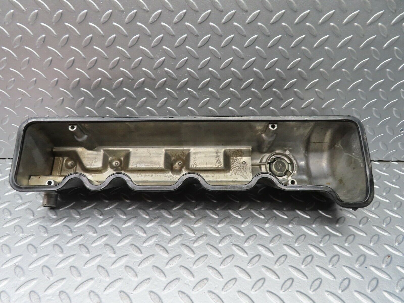 20706 Mercedes-Benz R107 450SL Cylinder Head Valve Cover 1170160105