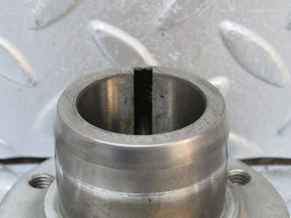 39940 Mercedes-Benz R107 350SL Crankshaft Sleeve Hub