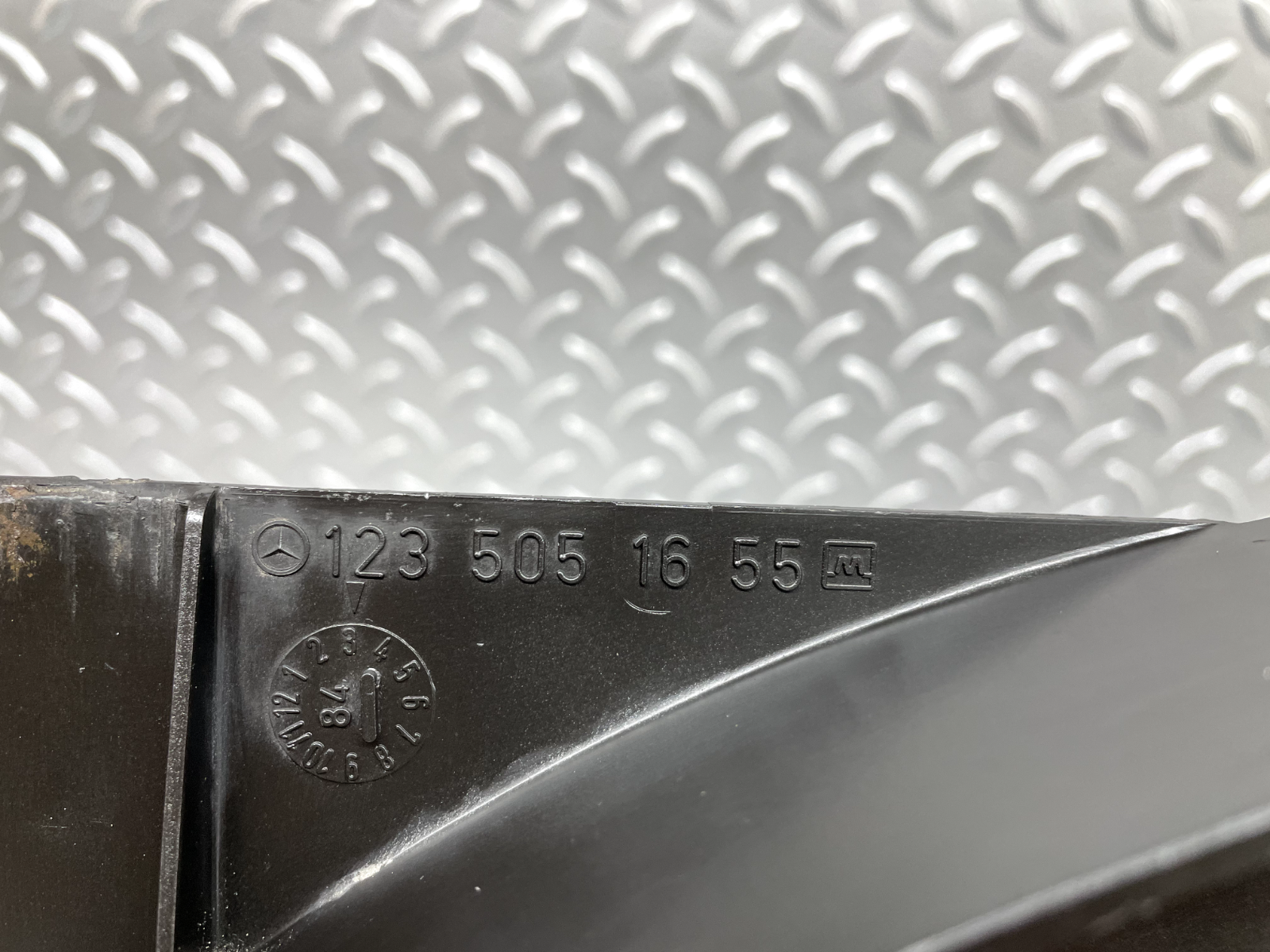 44248 Mercedes-Benz W123 280E Radiator Fan Shroud Cover 1235051655