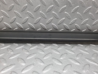 41683 Mercedes-Benz W124 200E Front Right Door Centre Moulding Trim