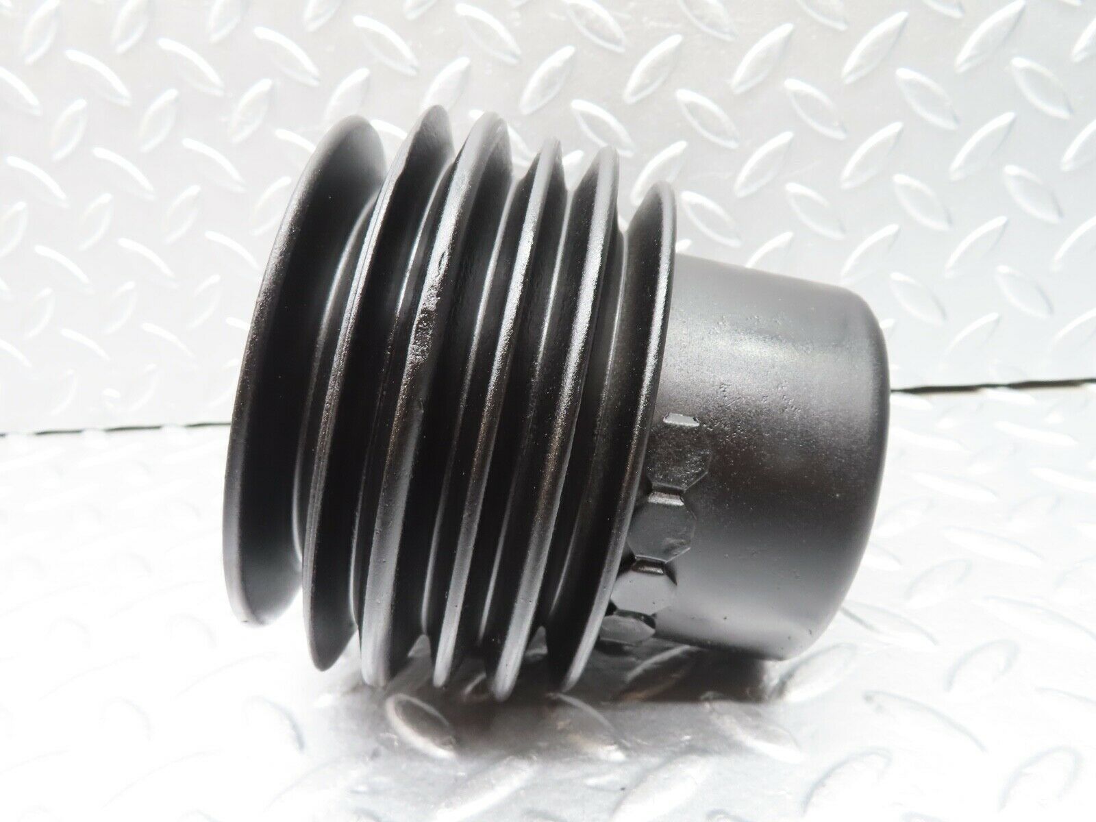 20628 Mercedes-Benz R107 450SL Crankshaft Pulley