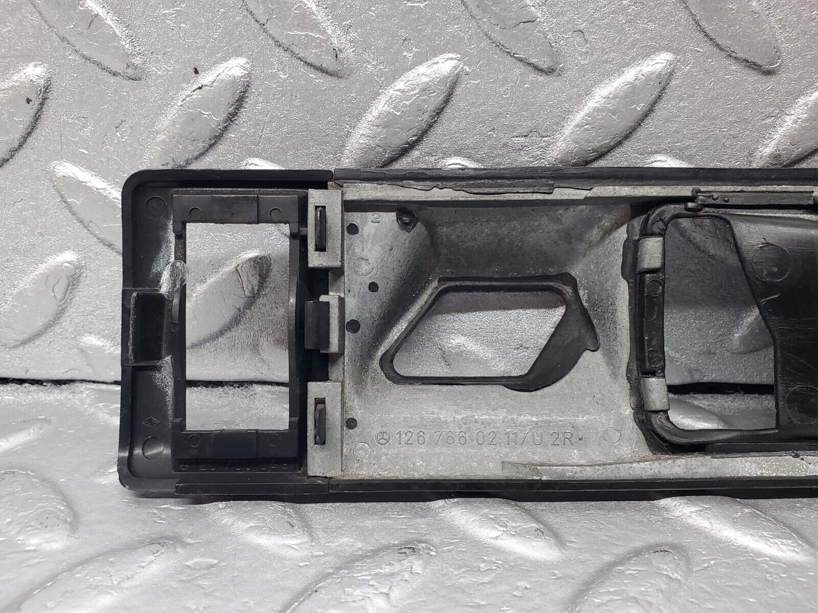 45895 Mercedes-Benz W126 420SE Rear Interior Door Handle Frame Right 1267660211 1267660491
