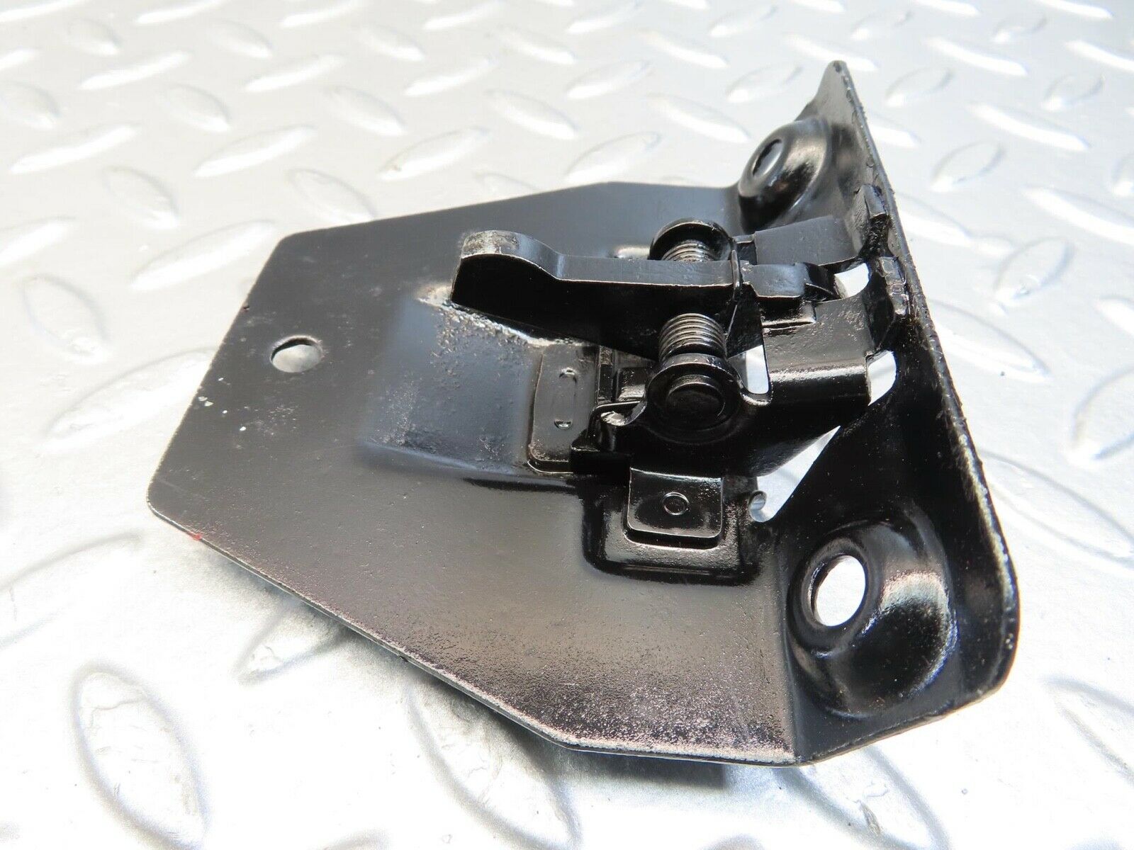 11632 Mercedes-Benz R107 450SL Trunk Boot Lock Latch 1137500285
