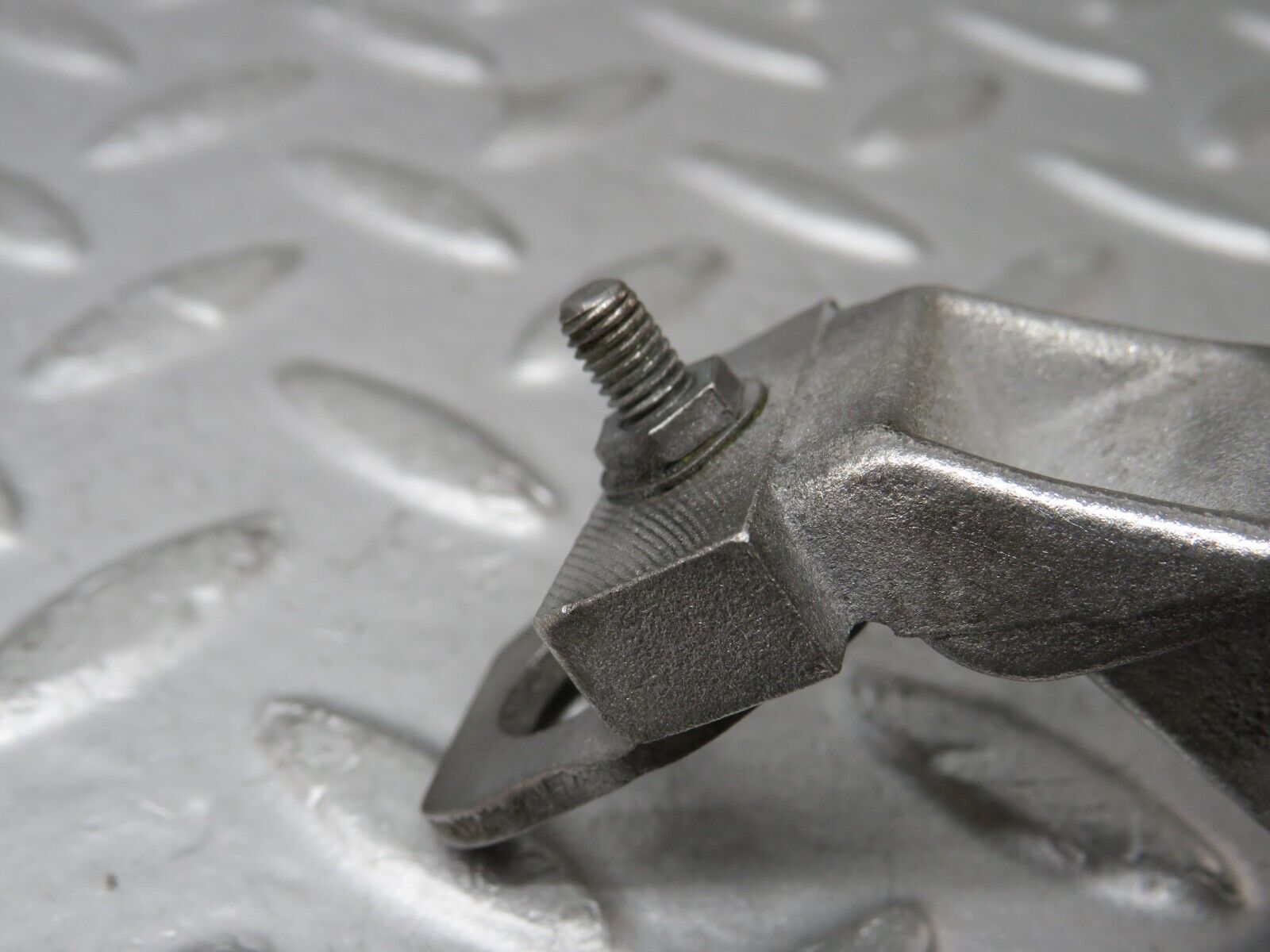 35467 Mercedes-Benz R107 280SL Crankshaft Sensor Holder Bracket 1101530440