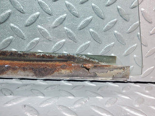 44365 Mercedes-Benz W123 280E Front Left Door Window Glass