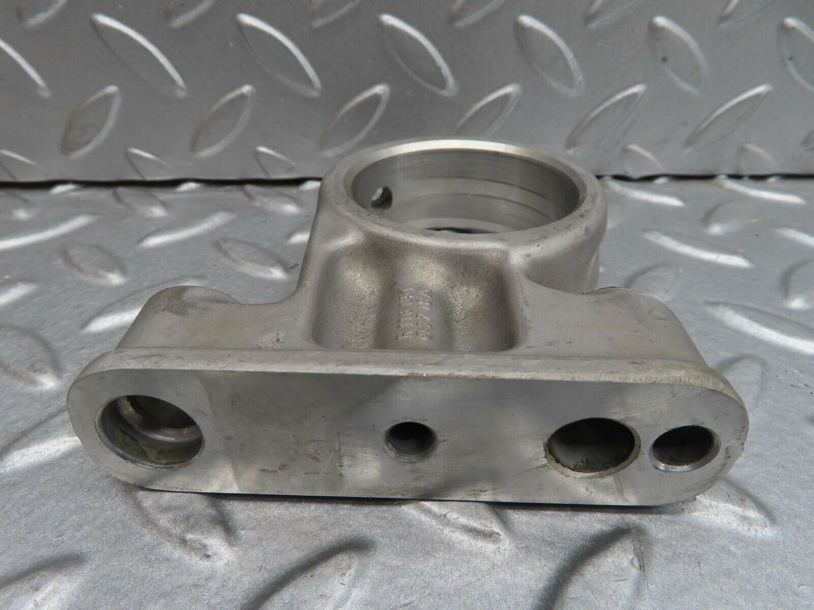 13730 Mercedes-Benz R107 450SL Camshaft Tower Bearing 1160512718