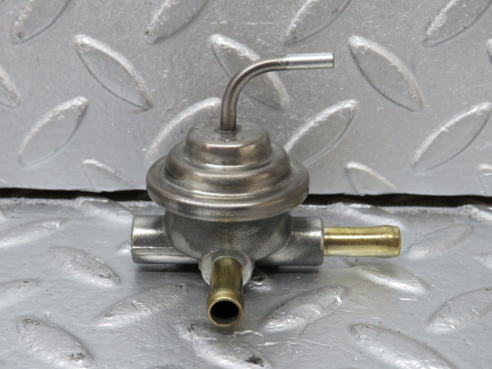 39962 Mercedes-Benz R107 350SL Fuel Valve Pierburg PE20302