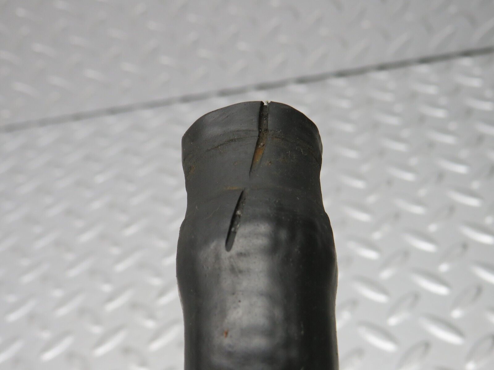 39216 Mercedes-Benz R107 500SL Engine Coolant Hose Pipe 1265011882