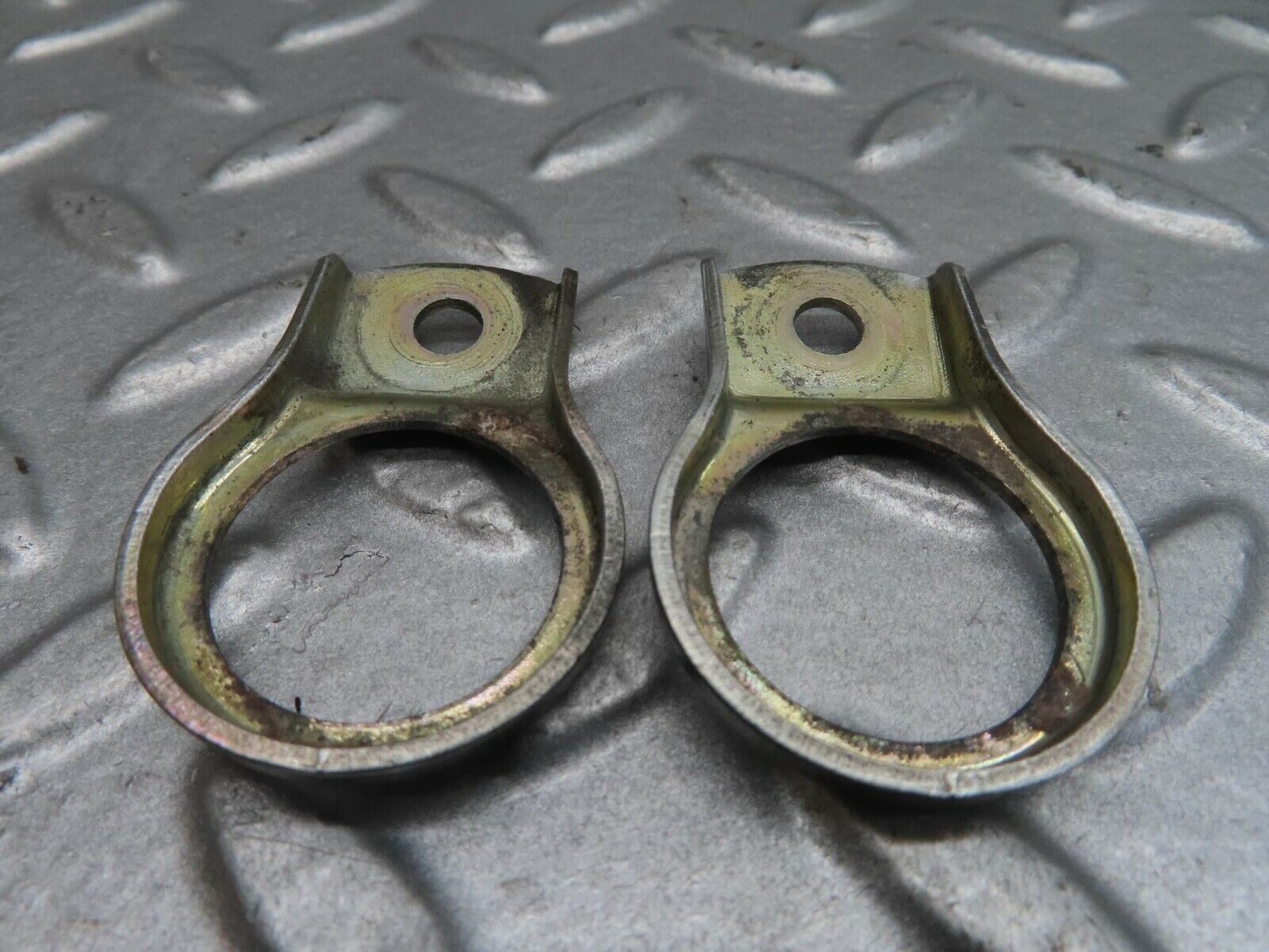 13755 Mercedes-Benz R107 450SL Fuel Injector Bracket