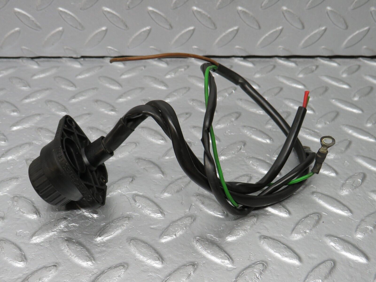 39099 Mercedes-Benz R107 500SL Diagnostic Connector 1235450026 1235450003 1075404808