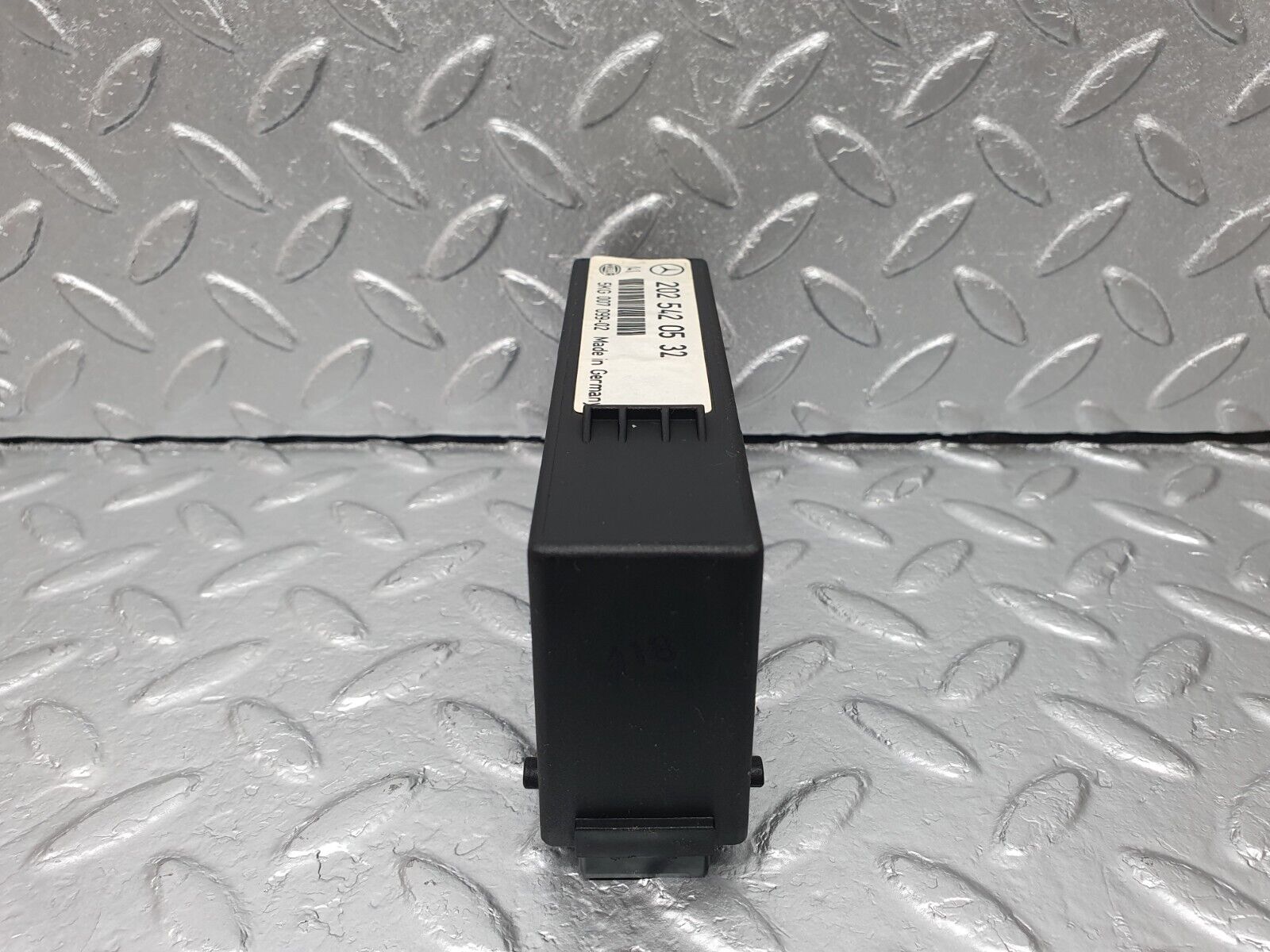 41863 Mercedes-Benz W202 C200 Light Control Unit Hella 2025420532