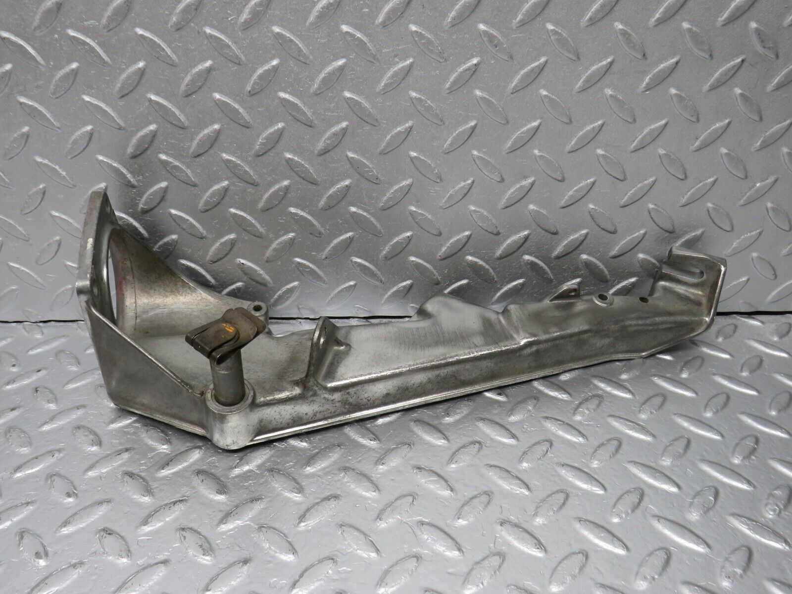 39891 Mercedes-Benz R107 350SL Brake Pedal Bracket 1072941101