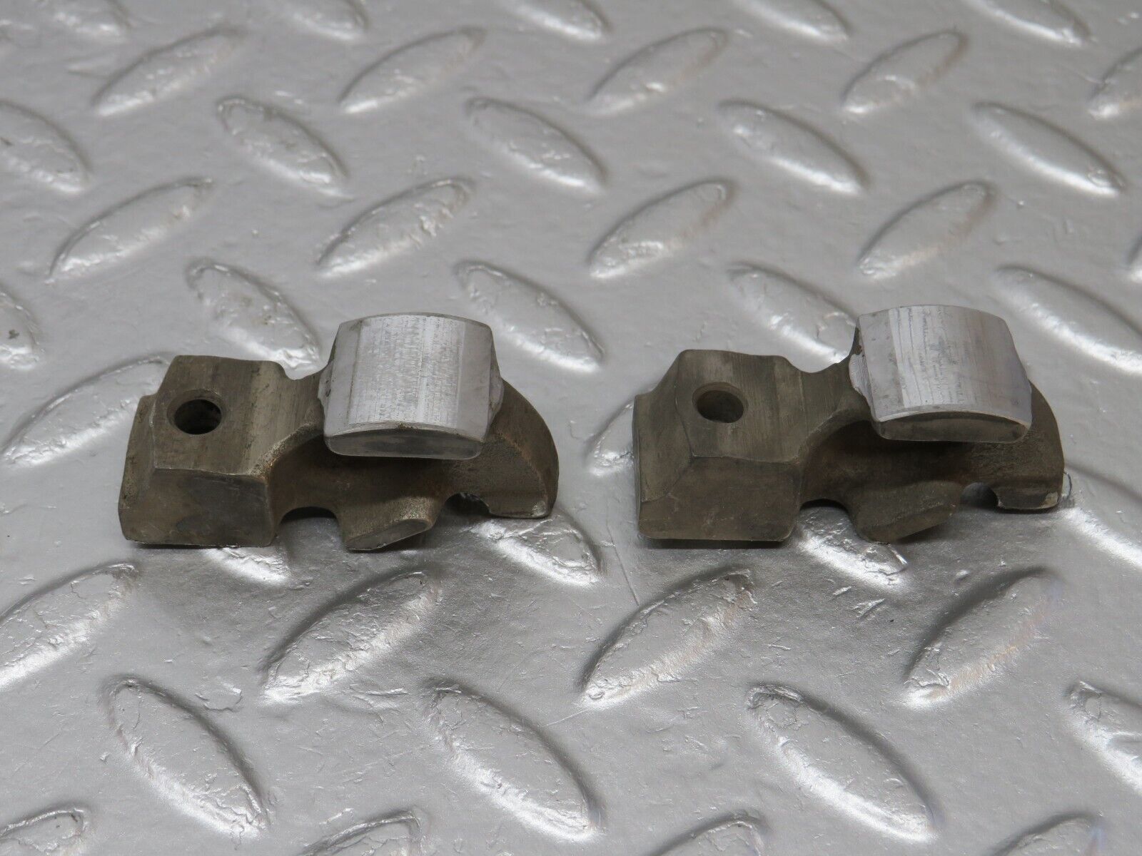 40046 Mercedes-Benz R107 350SL Rocker Arm With Valve Tappet