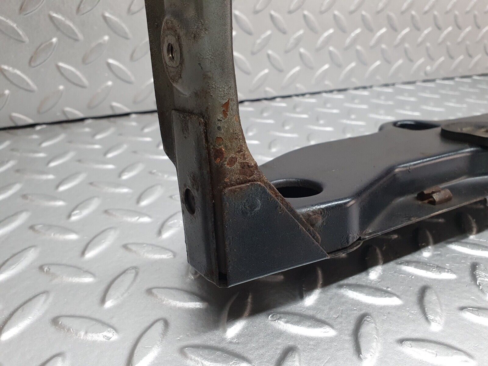 42000 Mercedes-Benz W202 C200 Front Mask Lock Carrier Panel 2028175120