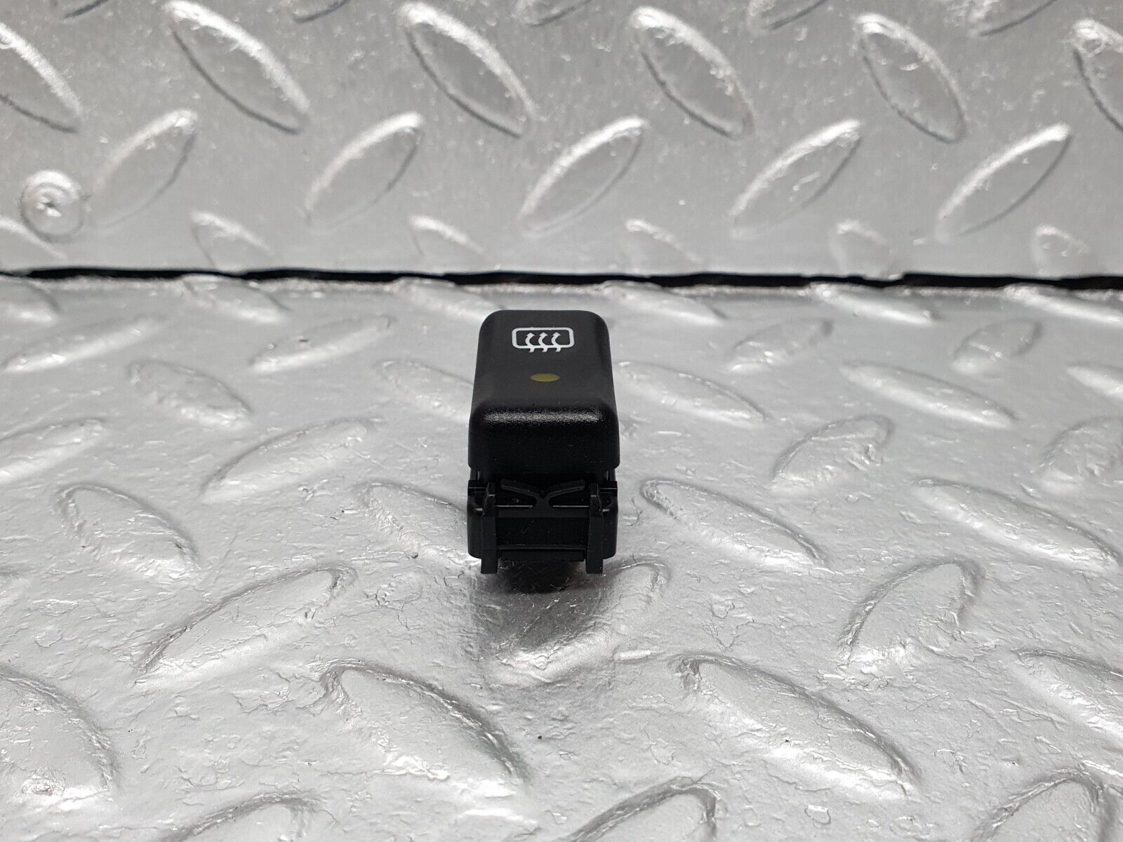 41648 Mercedes-Benz W124 200E Rear Windscreen Defroster Switch 1248201010