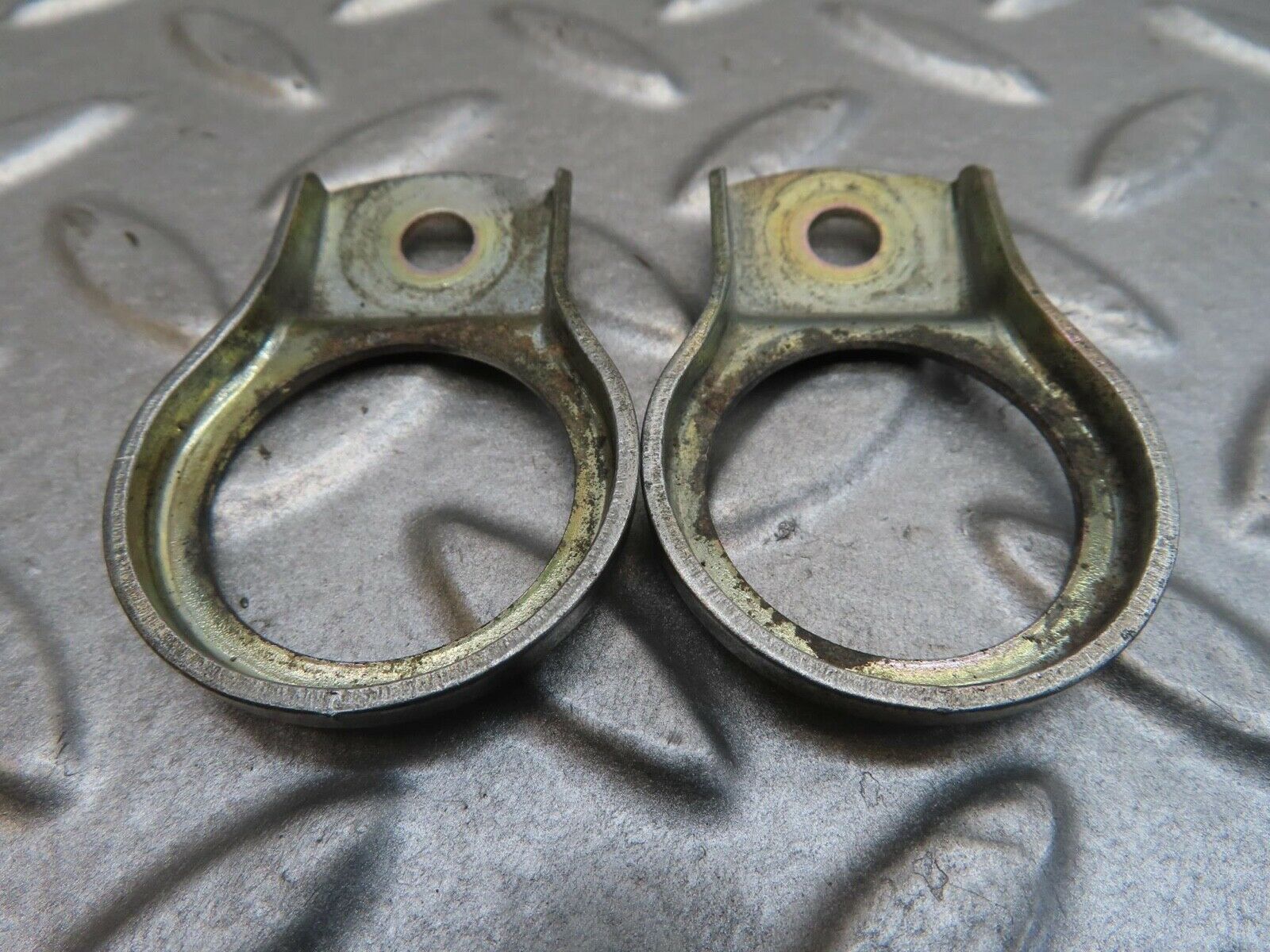 13756 Mercedes-Benz R107 450SL Fuel Injector Bracket