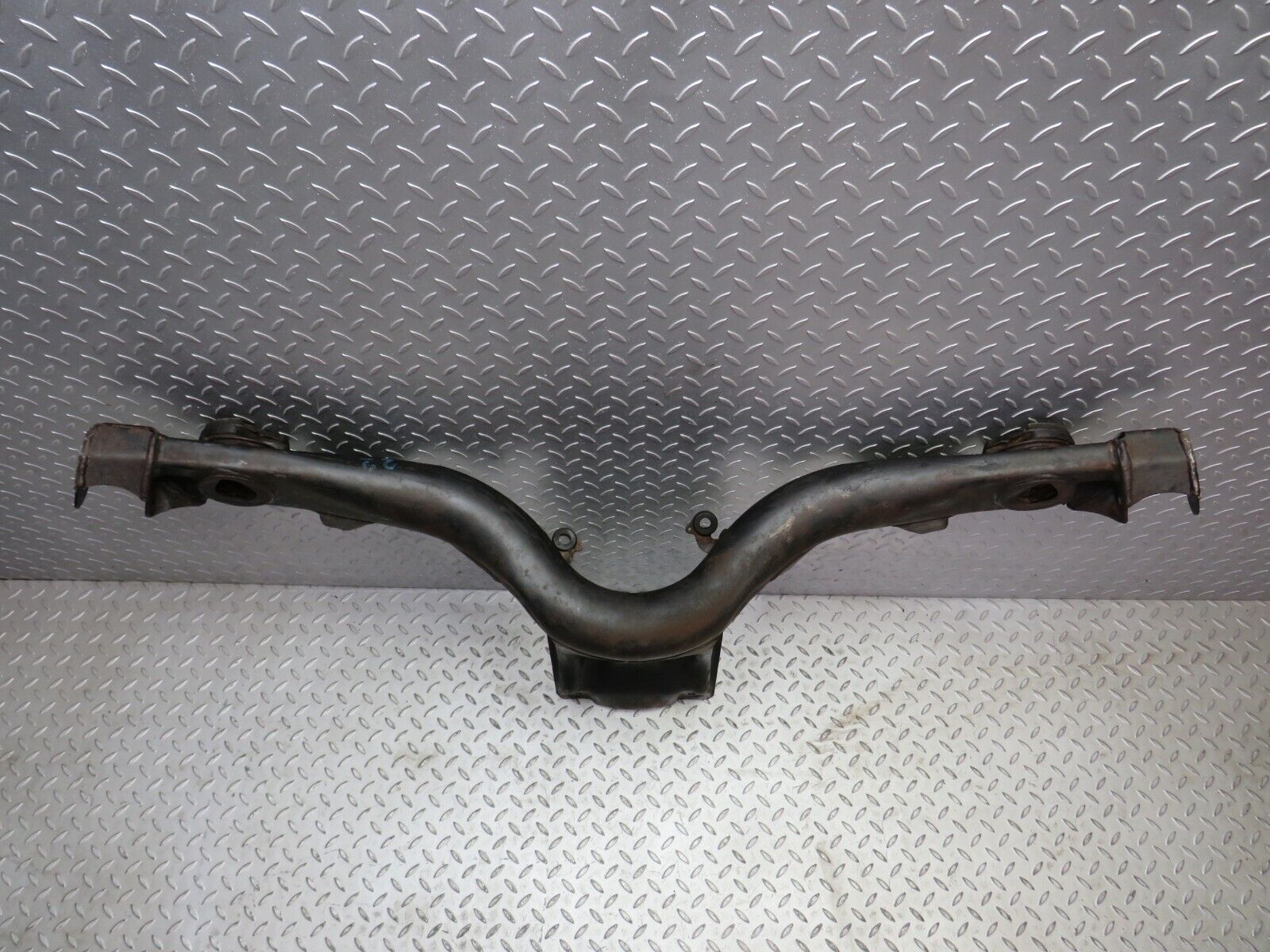 39968 Mercedes-Benz R107 350SL Rear Subframe Axle Carrier