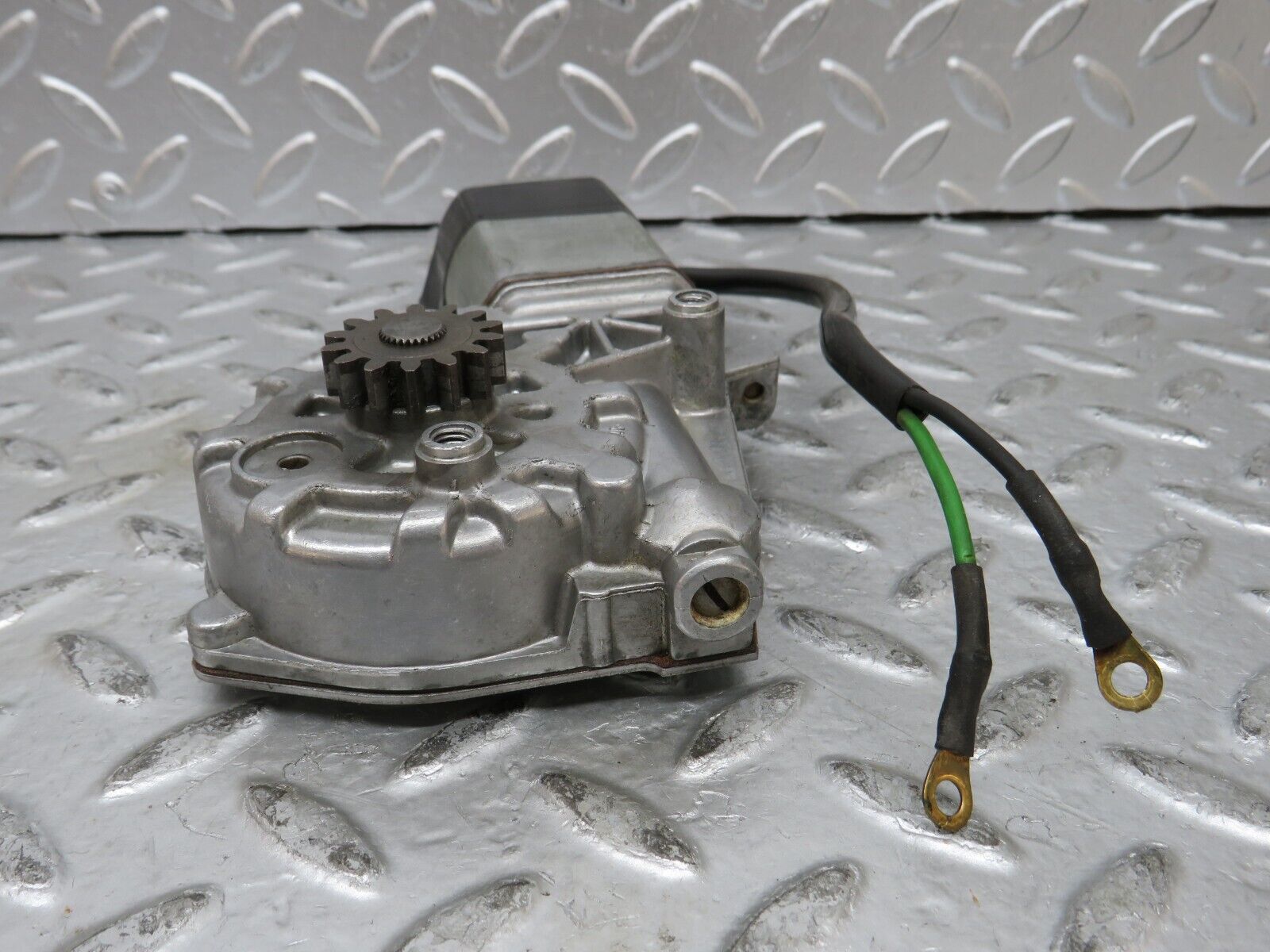 27416 Mercedes-Benz W123 280E Front Left Window Regulator Motor 0130821018