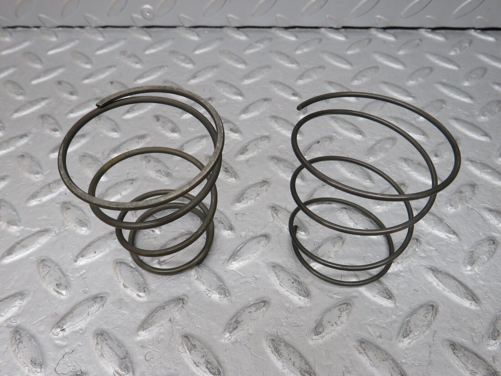 36421 Mercedes-Benz R107 450 Automatic Gearbox Piston Spring Set 722.002