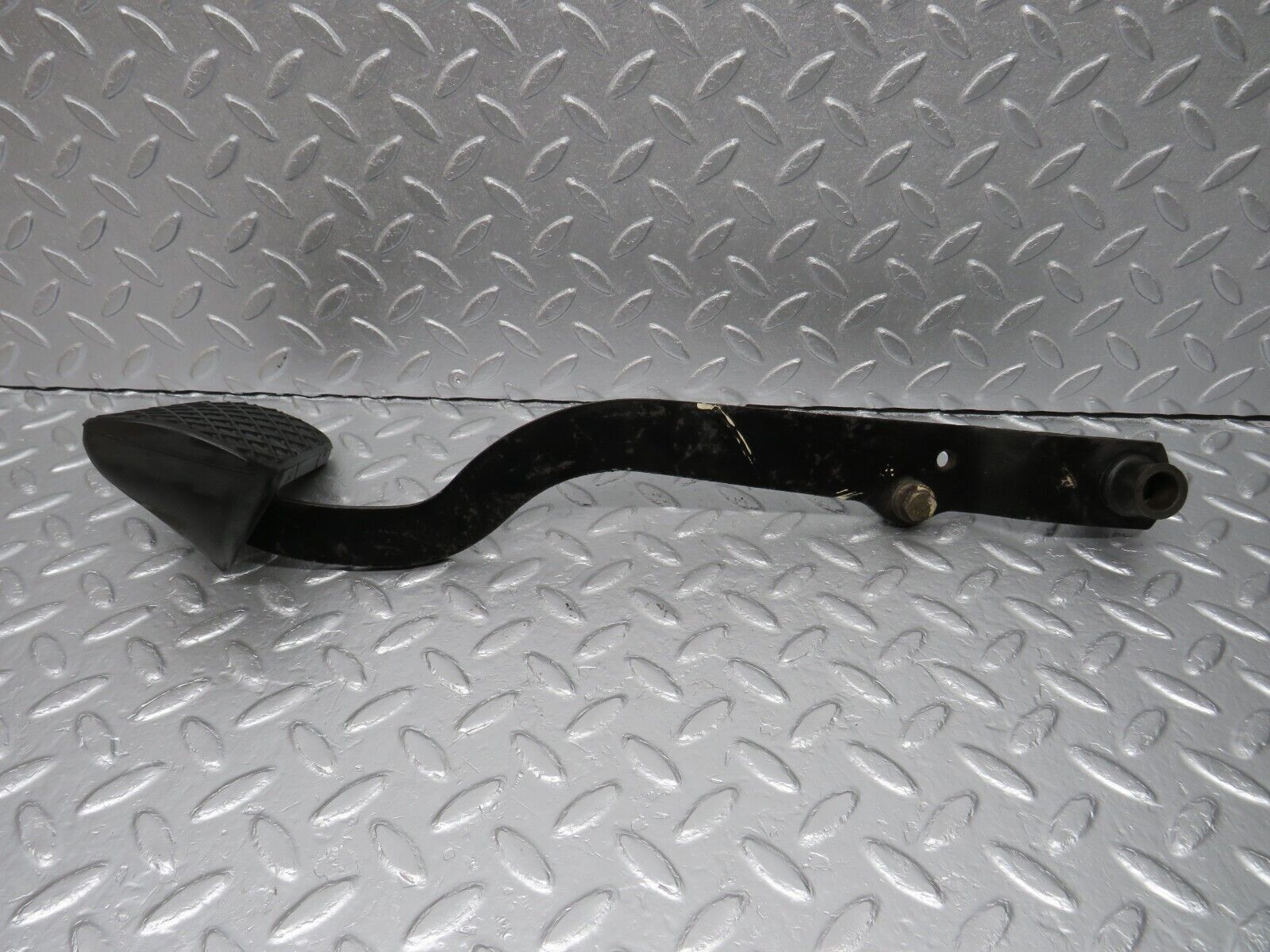 39985 Mercedes-Benz R107 350SL Brake Pedal With Rubber 1232910082