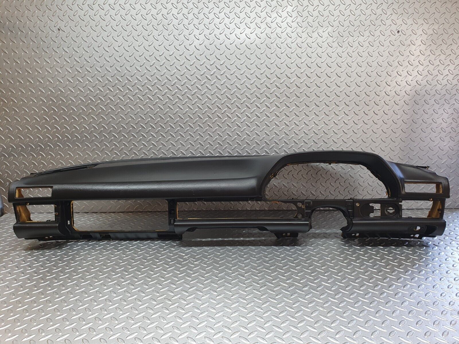 43733 Mercedes-Benz C126 380SEC Coupe Dashboard Black