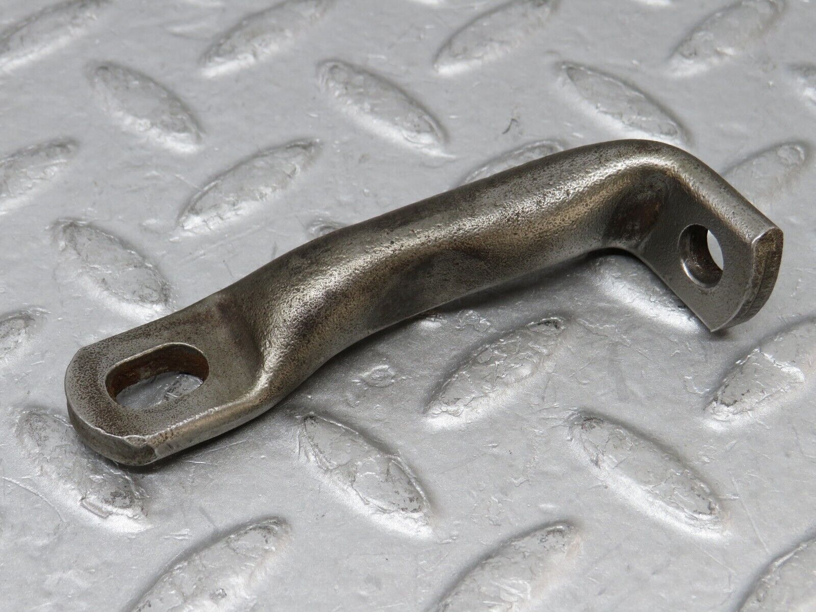 35592 Mercedes-Benz R107 280SL Power Steering Bracket