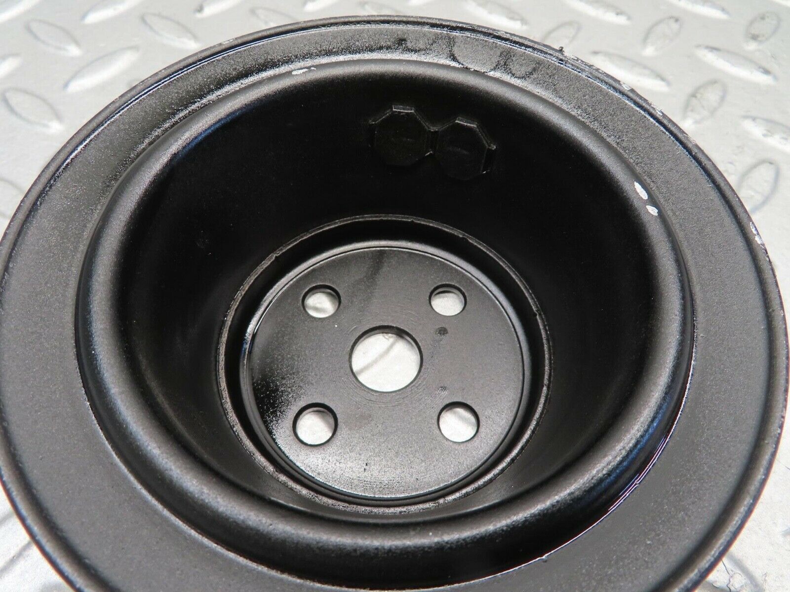 11773 Mercedes-Benz R107 450SL Water Pump Pulley