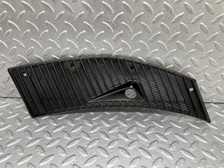 44275 Mercedes-Benz W123 280E Air Intake Grill Right Side 1238363065