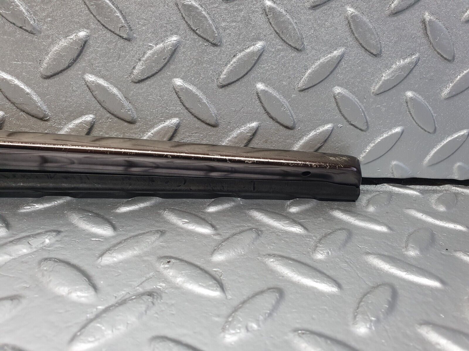 42610 Mercedes-Benz R129 320SL Coupe Trunk Lid Handle Trim 1297580396