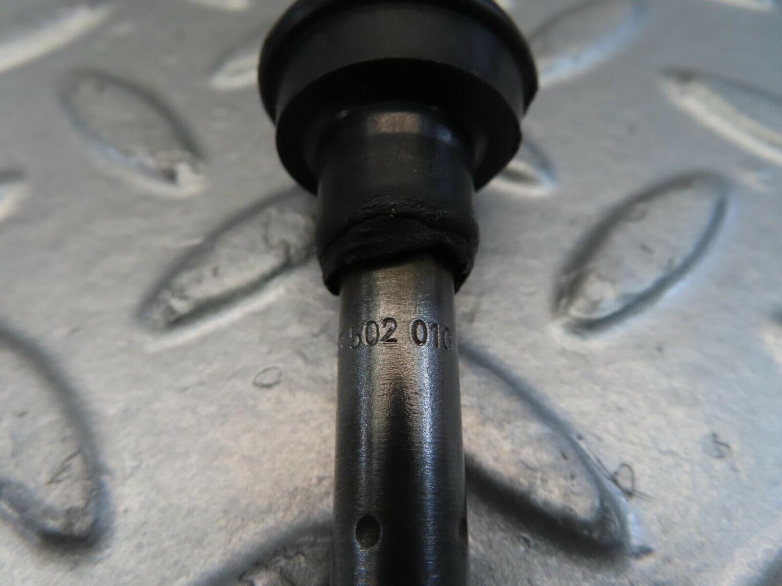 11036 Mercedes-Benz R107 W116 Fuel Injector Bosch 0437502010