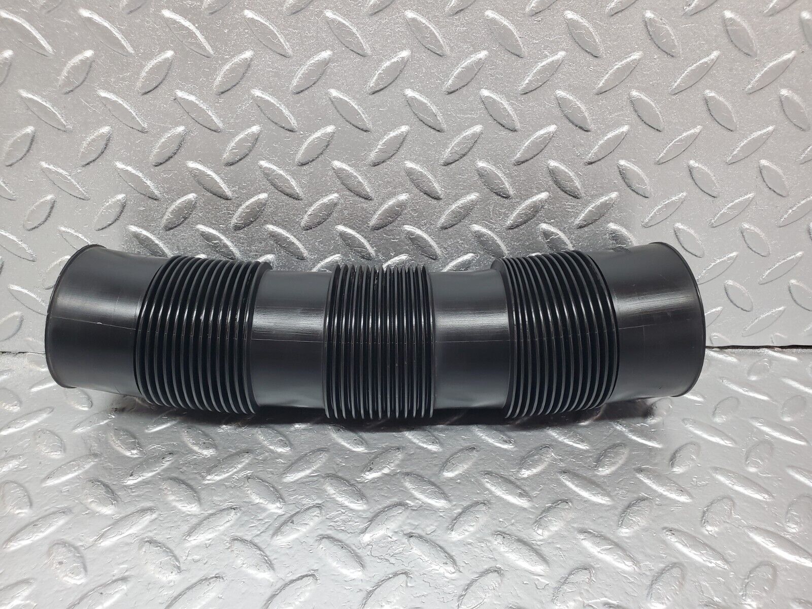 45787 Mercedes-Benz W126 420SE Air Filter Intake Pipe 1170940382