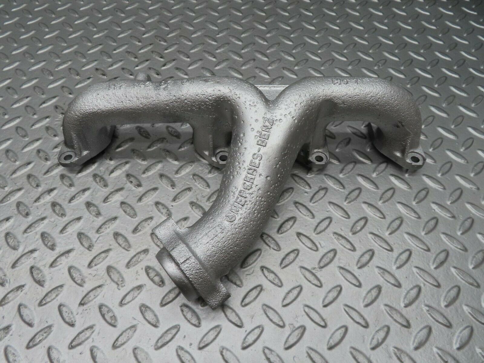 15613 Mercedes-Benz R107 450SL Exhaust Manifold Right 1171428701