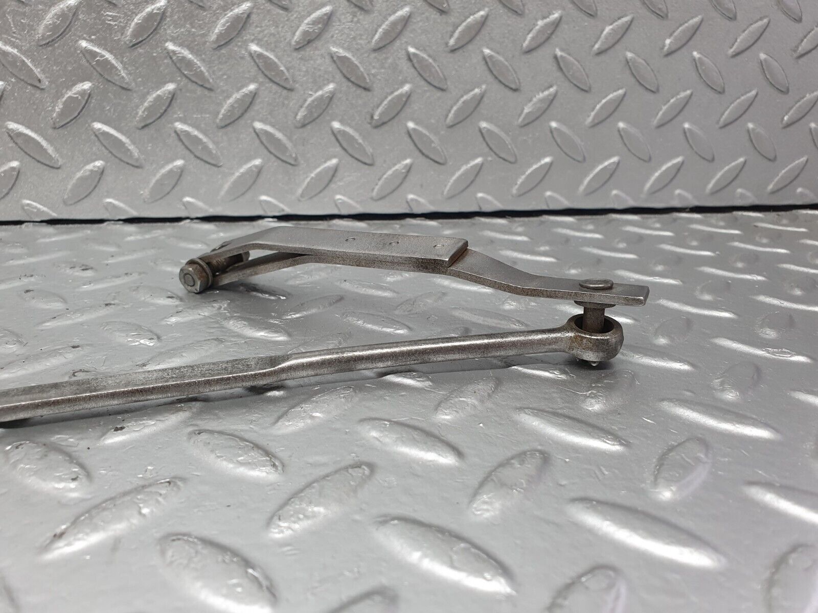 43446 Mercedes-Benz W108 280SE Automatic Gearbox Linkage Bracket