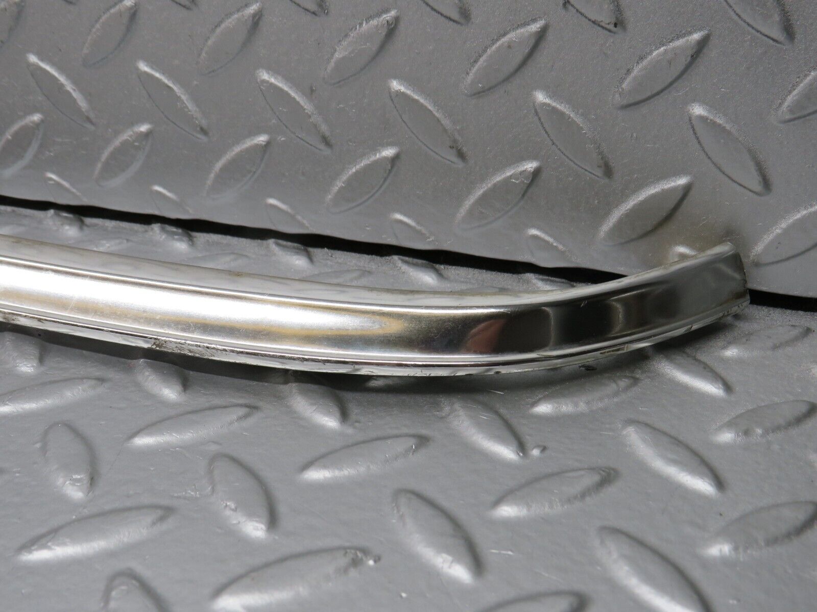 39860 Mercedes-Benz R107 350SL Hardtop Chrome Trim Left Side