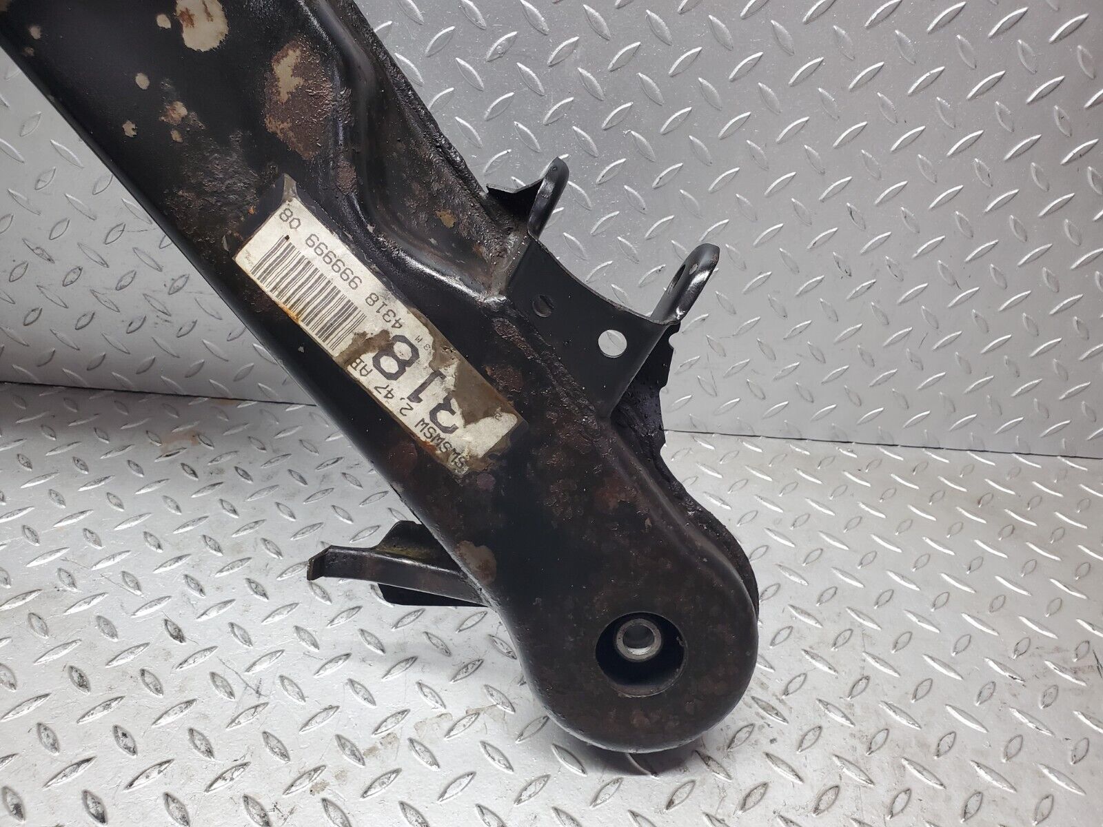 45874 Mercedes-Benz W126 420SE Rear Subframe Axle Carrier