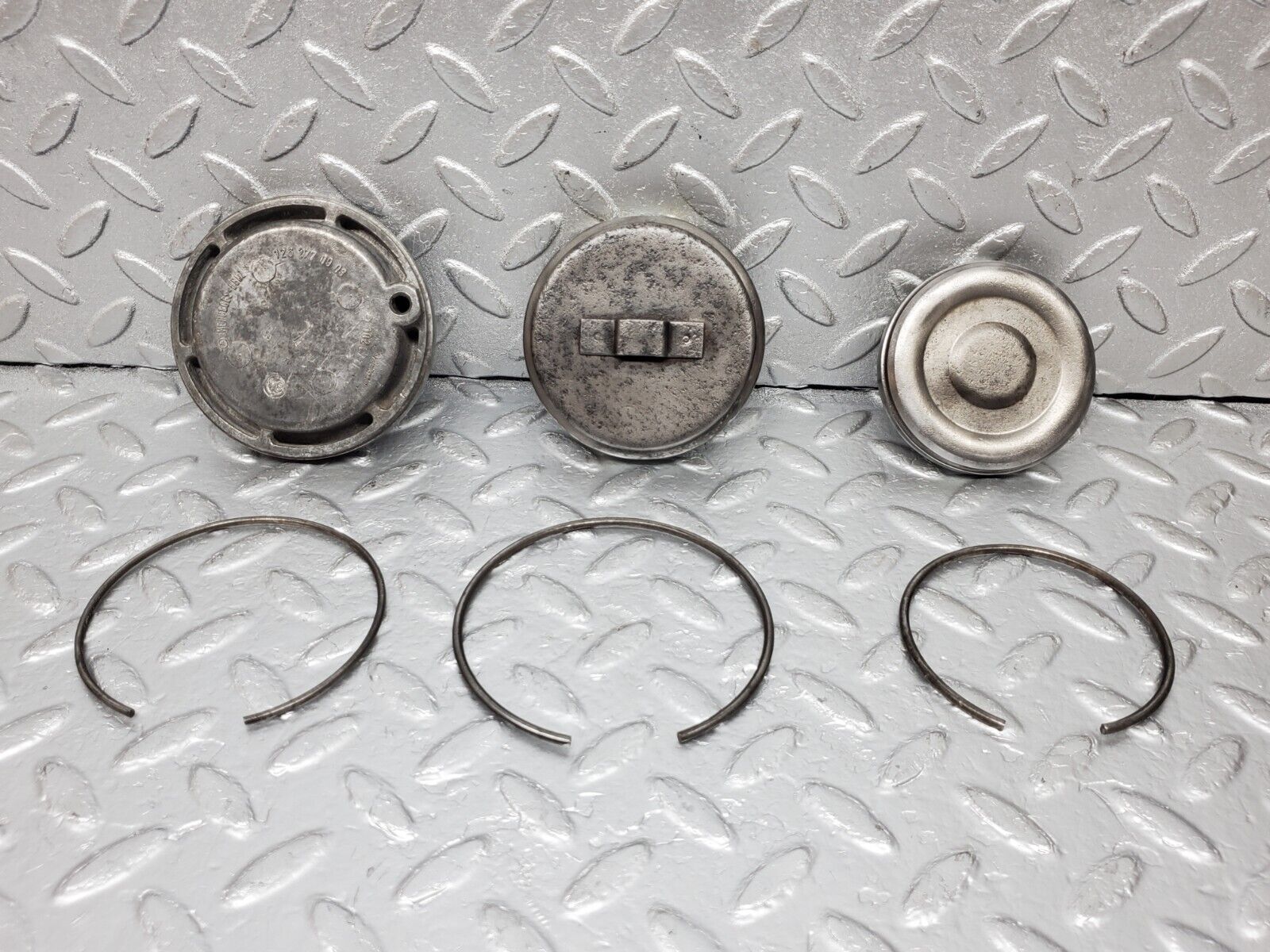 44566 Mercedes-Benz W123 280E Automatic Gearbox Piston Cover Set 722.309 1262770903