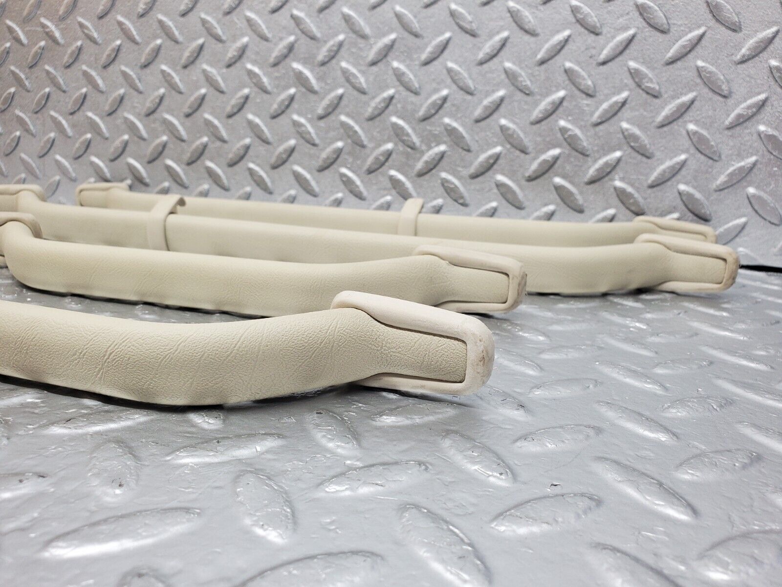 45795 Mercedes-Benz W126 420SE Interior Roof Grab Handle Beige