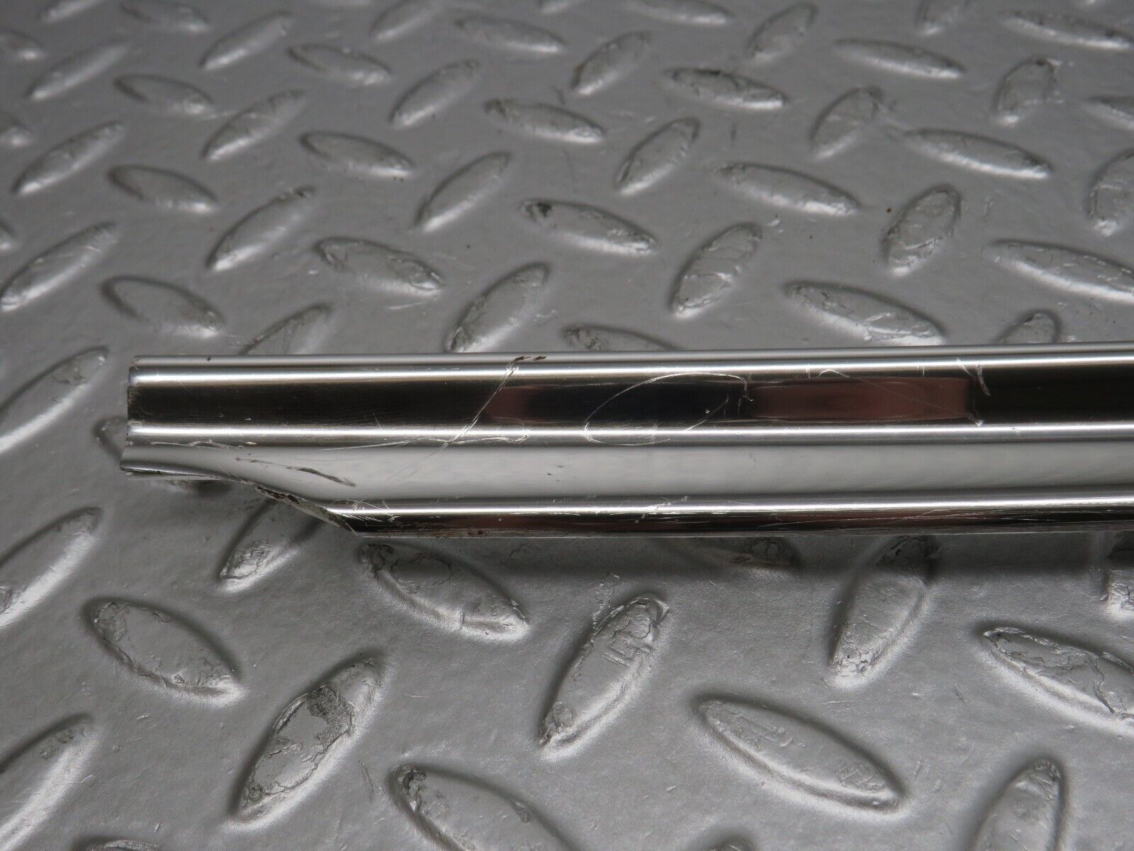39864 Mercedes-Benz R107 350SL Soft Top Cover Chrome Trim