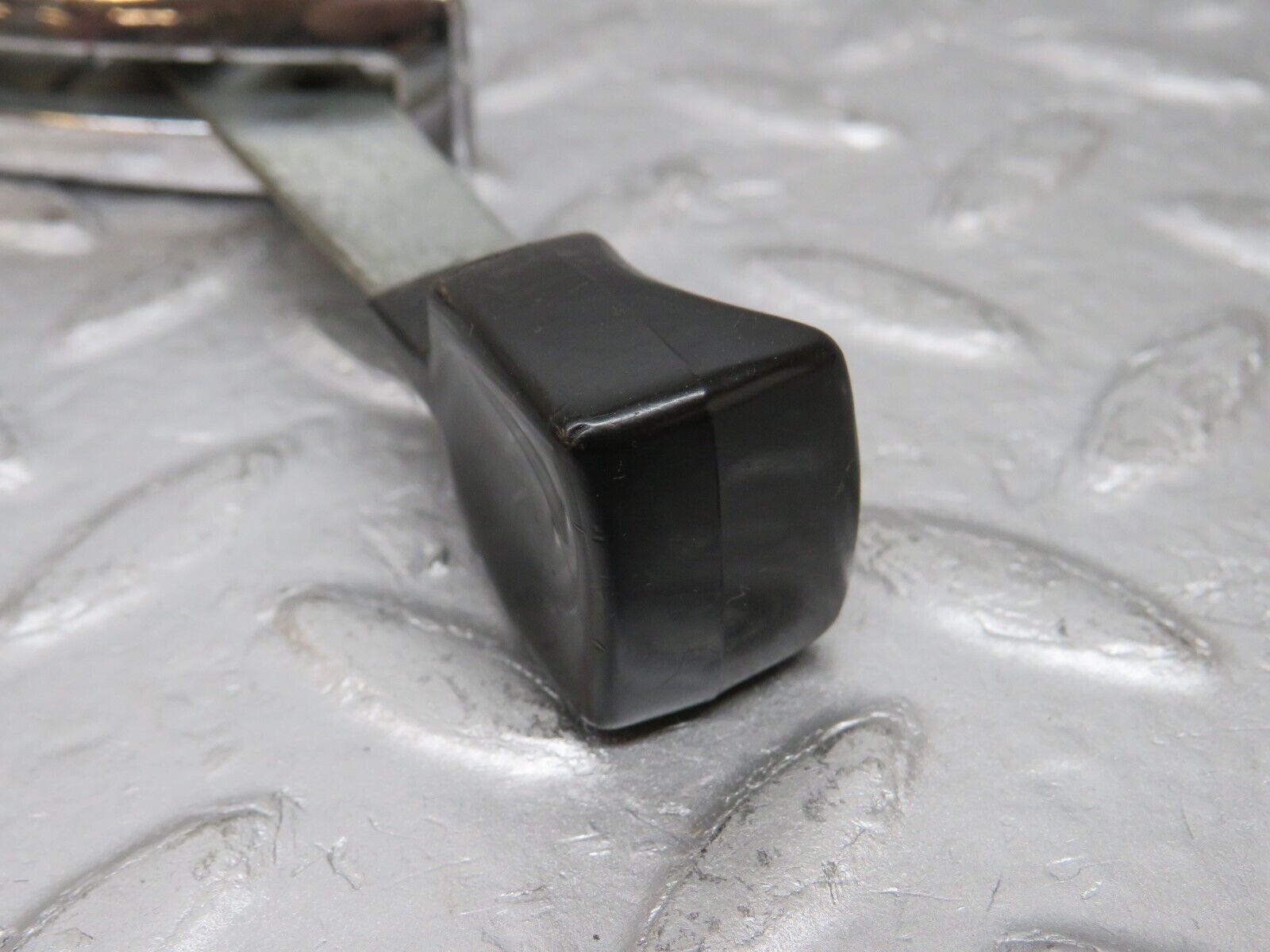 33183 Mercedes-Benz R107 Left Seat Folding Lever