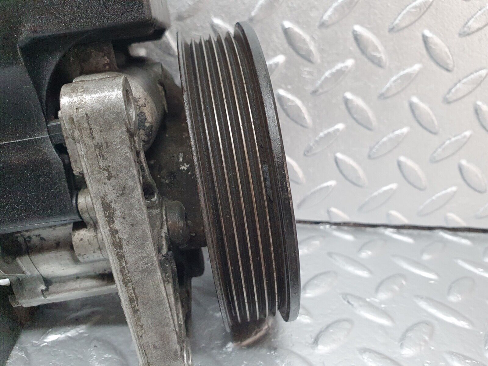 42004 Mercedes-Benz W202 C200 Power Steering Pump PA6.6GF25
