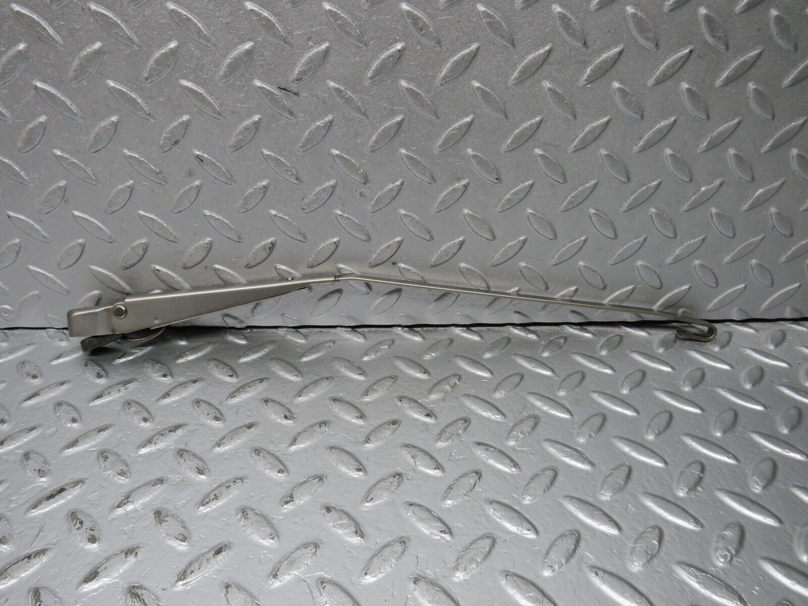 39982 Mercedes-Benz R107 350SL Windscreen Wiper Arm Left Side