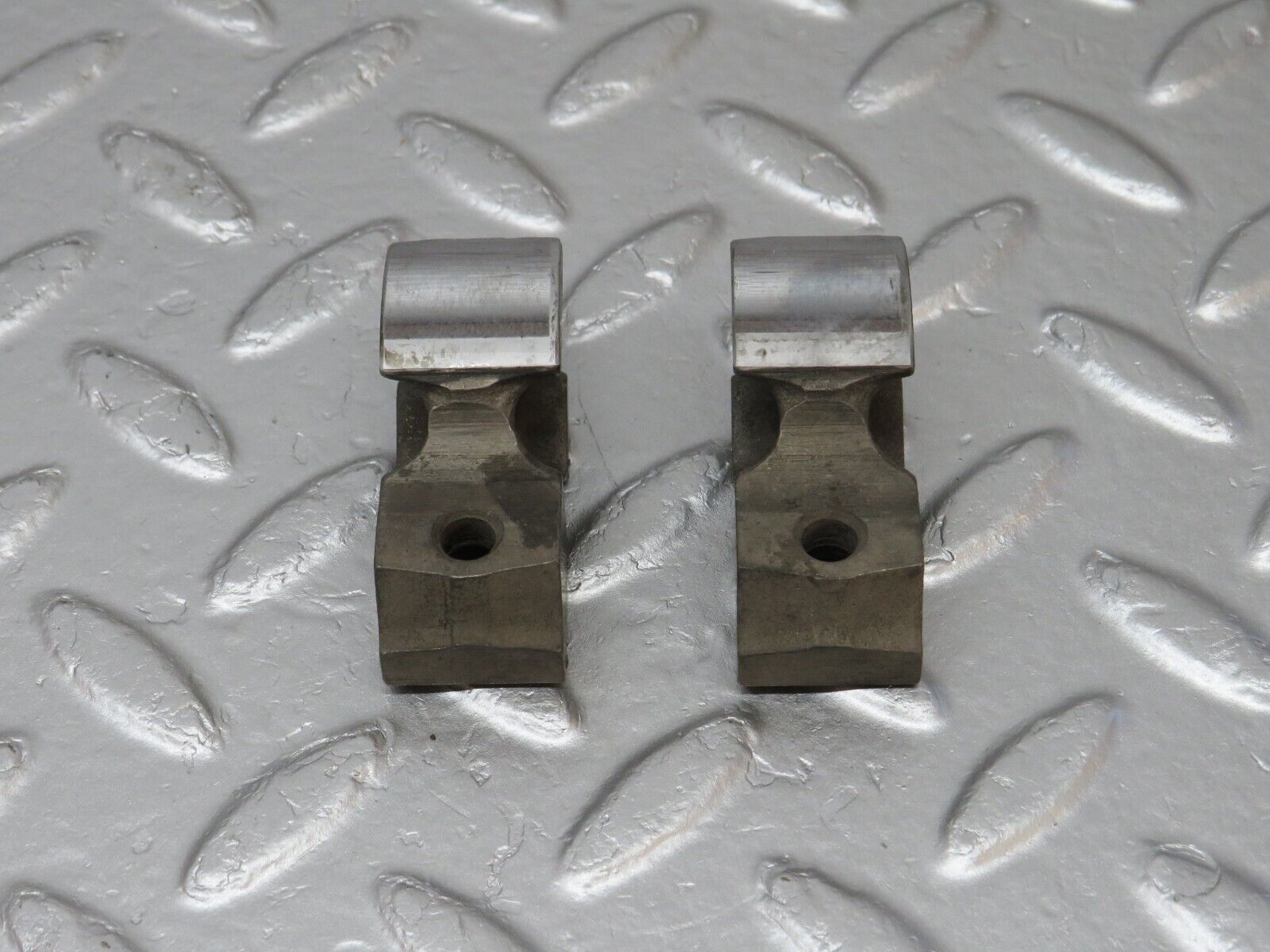 40047 Mercedes-Benz R107 350SL Rocker Arm With Valve Tappet