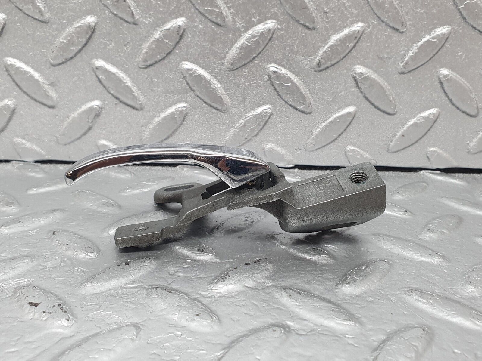 43971 Mercedes-Benz C123 230CE Coupe Left Interior Door Handle 1237600161
