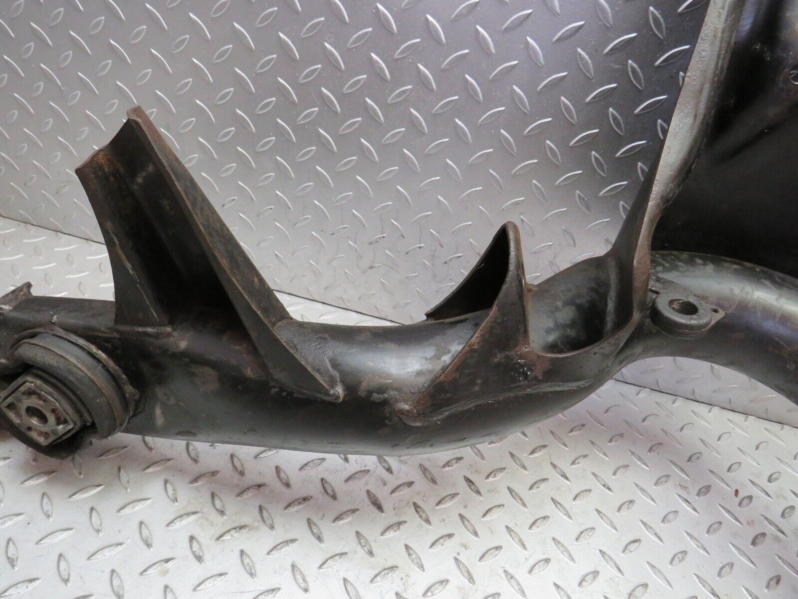 39968 Mercedes-Benz R107 350SL Rear Subframe Axle Carrier